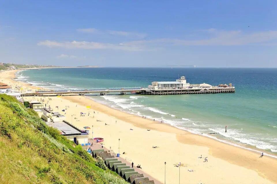 Flat-B, 4 Adults, 20 Mins To Beach, Netflix, Wifi, Sleeps 4 Adults Bournemouth Exteriör bild