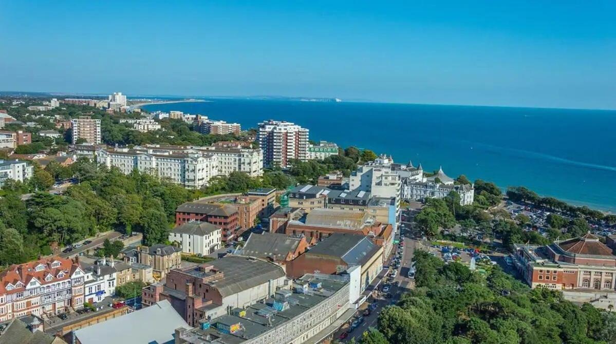 Flat-B, 4 Adults, 20 Mins To Beach, Netflix, Wifi, Sleeps 4 Adults Bournemouth Exteriör bild