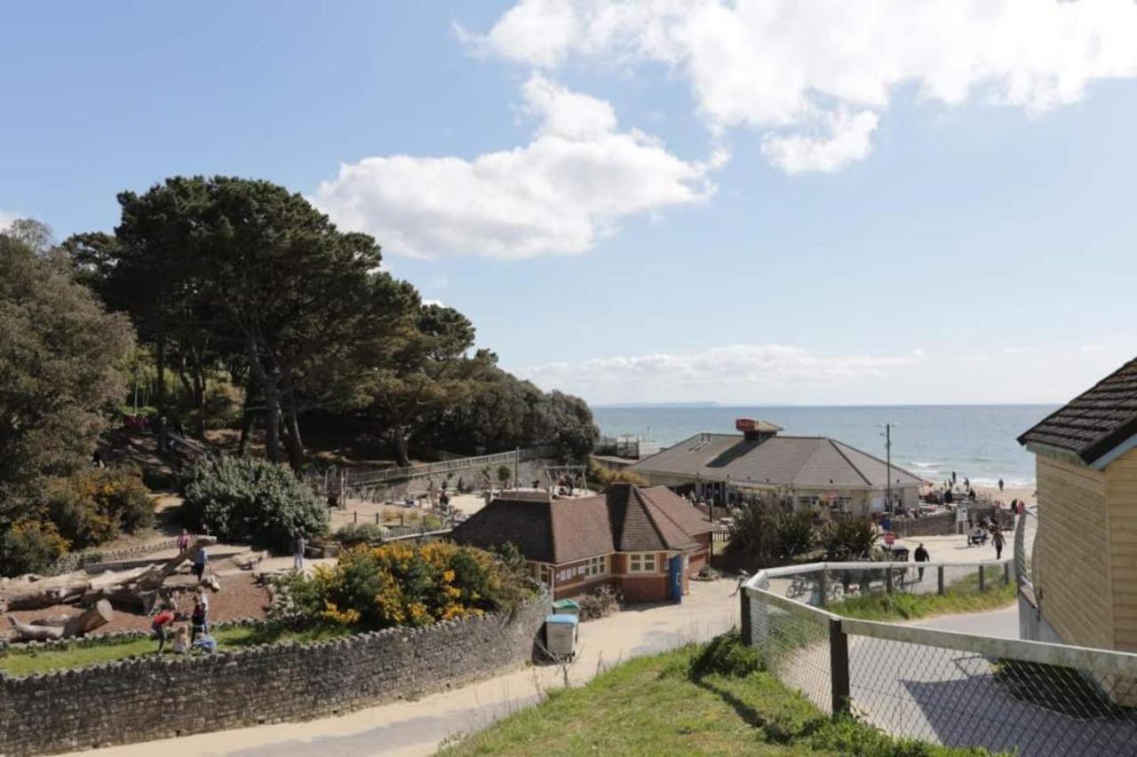 Flat-B, 4 Adults, 20 Mins To Beach, Netflix, Wifi, Sleeps 4 Adults Bournemouth Exteriör bild