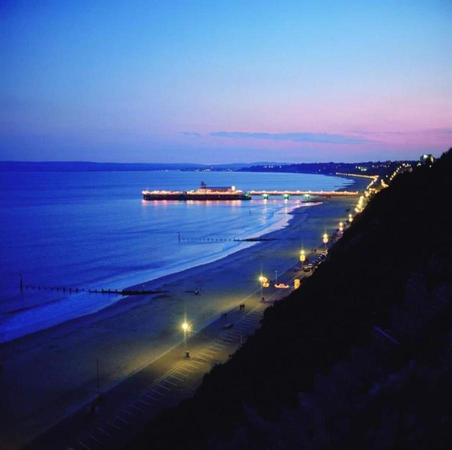 Flat-B, 4 Adults, 20 Mins To Beach, Netflix, Wifi, Sleeps 4 Adults Bournemouth Exteriör bild