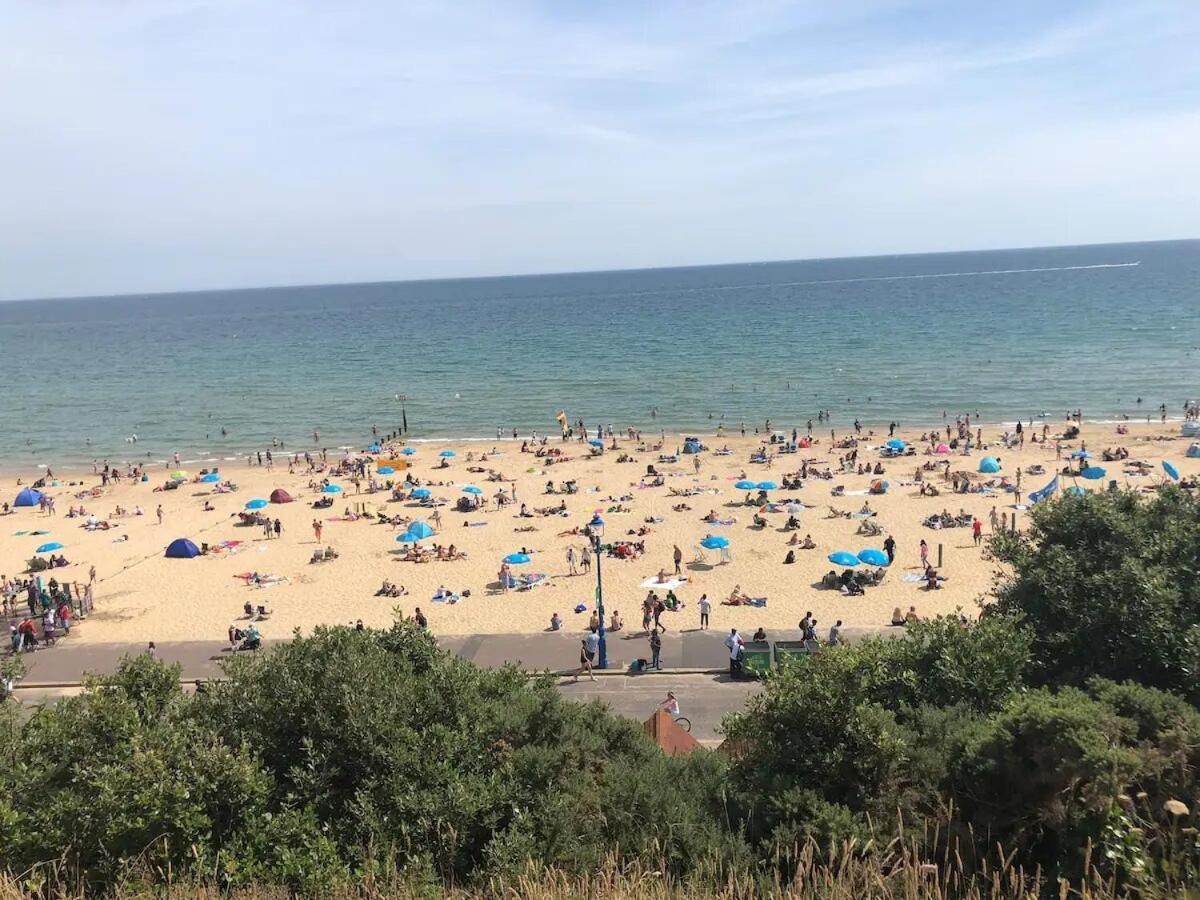 Flat-B, 4 Adults, 20 Mins To Beach, Netflix, Wifi, Sleeps 4 Adults Bournemouth Exteriör bild